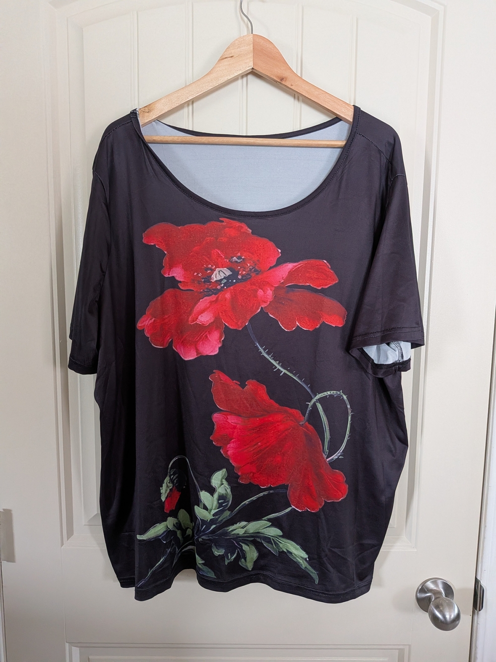 NWOT Pretty Poppy Print Scoop Neck Plus Size Top
